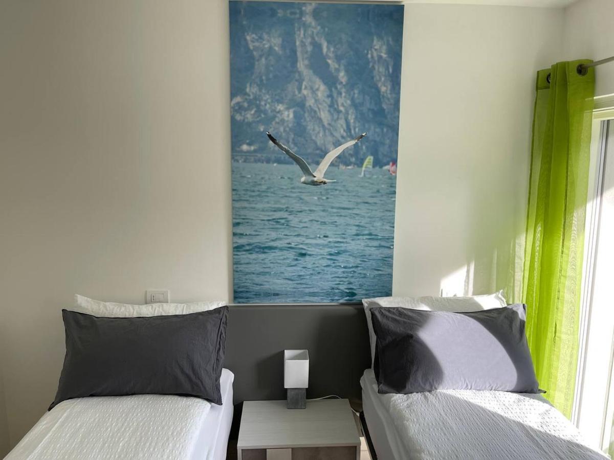 Le Terrazze Living Apartment Riva del Garda Luaran gambar