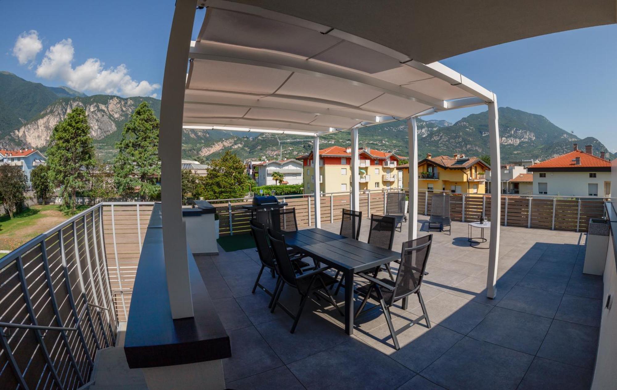 Le Terrazze Living Apartment Riva del Garda Luaran gambar