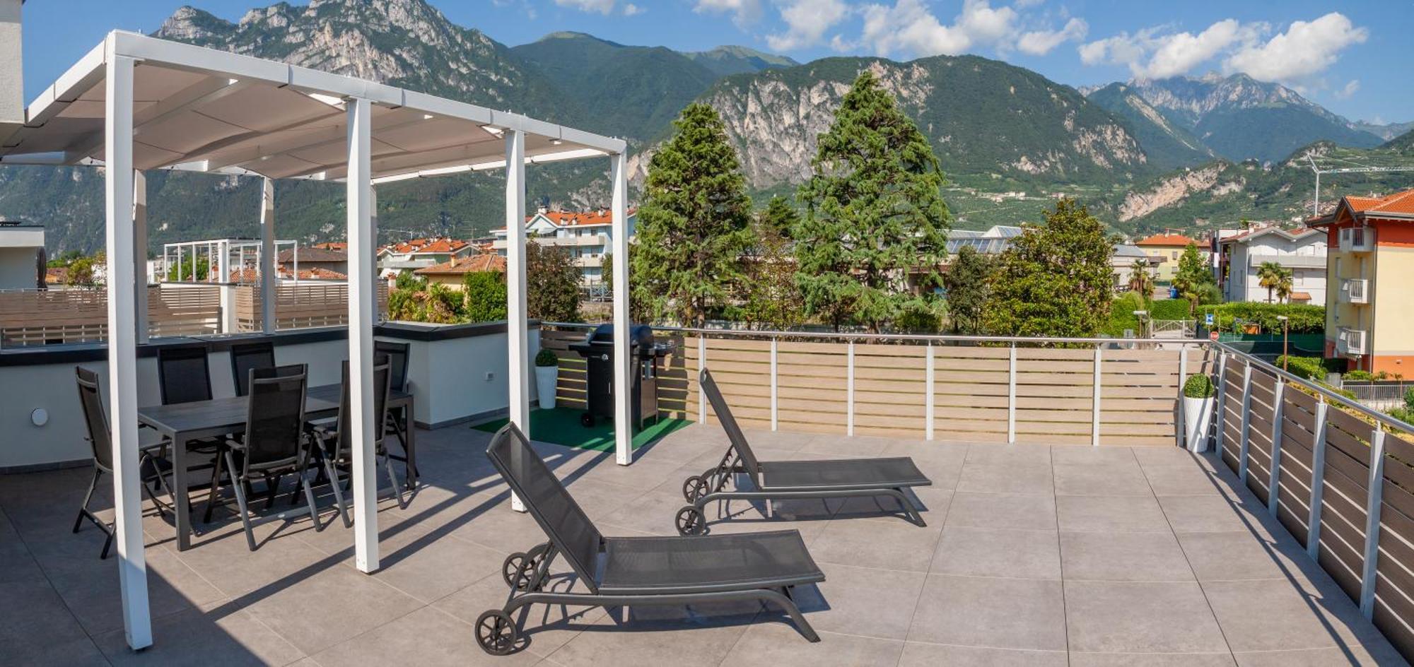 Le Terrazze Living Apartment Riva del Garda Luaran gambar