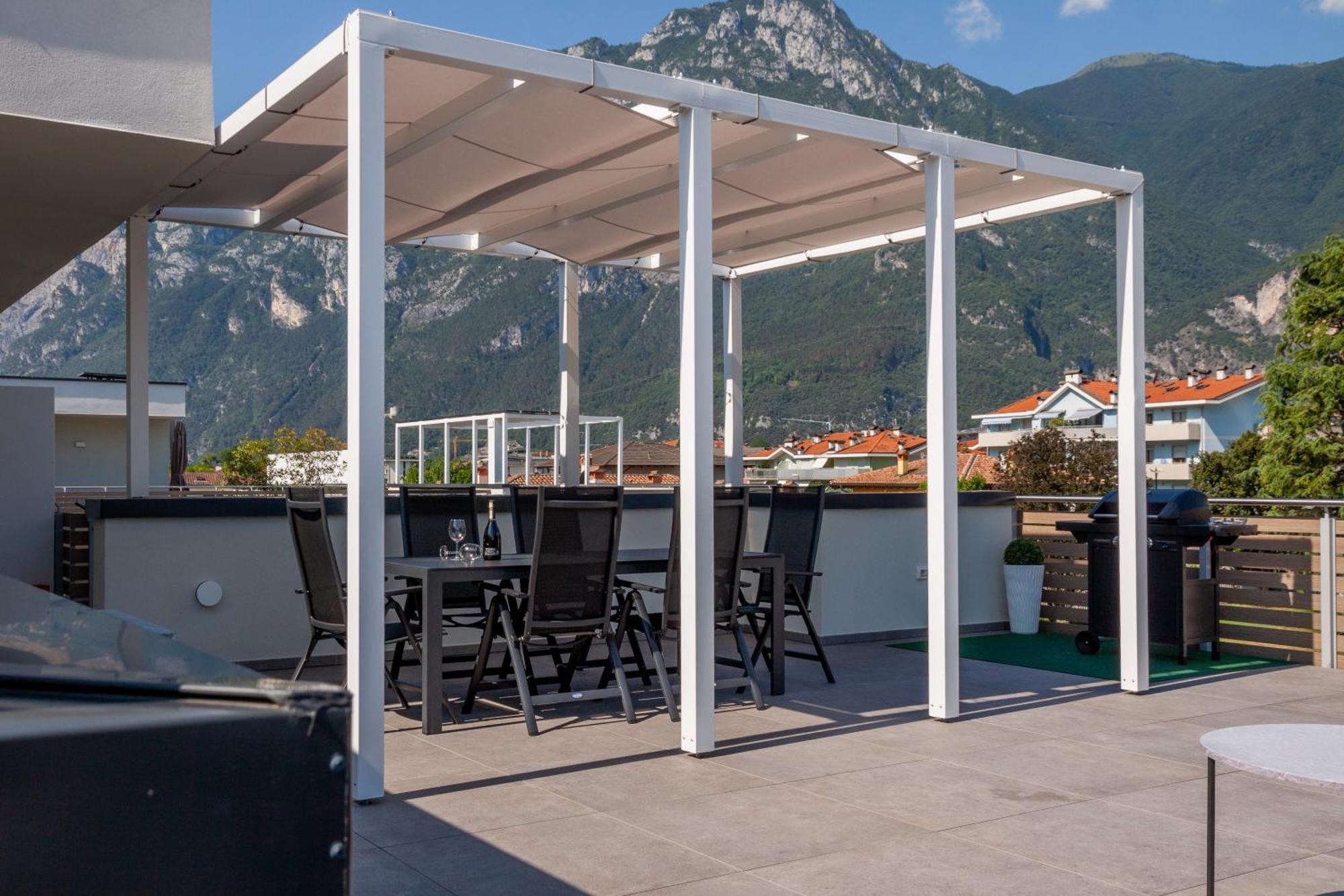 Le Terrazze Living Apartment Riva del Garda Luaran gambar